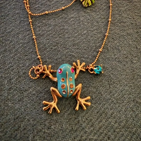 BETSEY JOHNSON!
Gold Frog Pendant Necklace with Leaf Charm - Picture 7 of 7